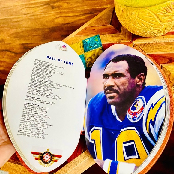 NFL FOOTBALL HISTORY BOOK, Collectors - Picture 5 of 9